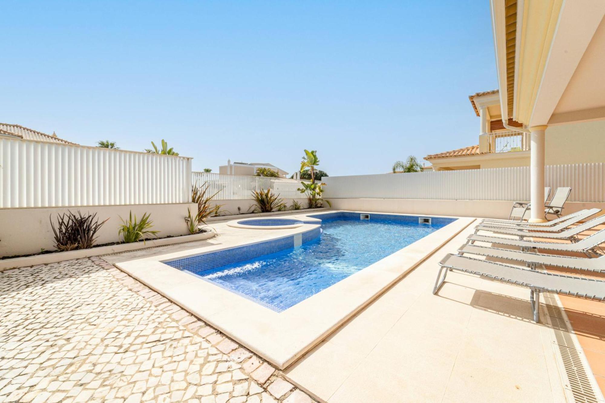 Villa Ribeiro By Hellovacations Albufeira Exterior foto
